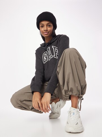 GAP - Sweatshirt 'HERITAGE' em cinzento