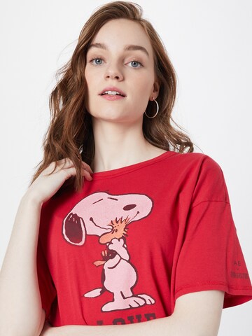 American Eagle Тениска 'LOVE SNOOPY' в червено