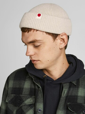 R.D.D. ROYAL DENIM DIVISION Beanie in Beige