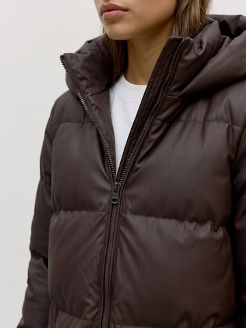 VERO MODA Tussenmantel in Bruin
