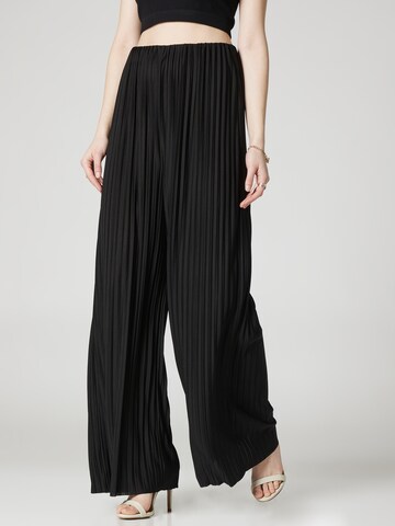 Guido Maria Kretschmer Women Wide leg Pants 'Saphia' in Black: front