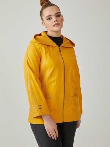 Cappotto di mezza stagione di Ikigai the City in giallo
