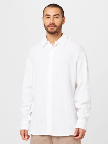 WEEKDAY Comfort fit Button Up Shirt in White: front