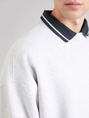 Abercrombie & Fitch Dressipluus 'ESSENTIAL', värv hall