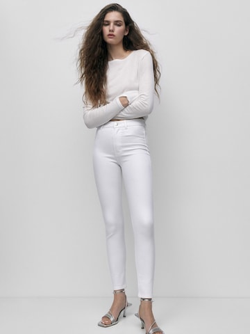 Pull&Bear Skinny Jeans in White: front