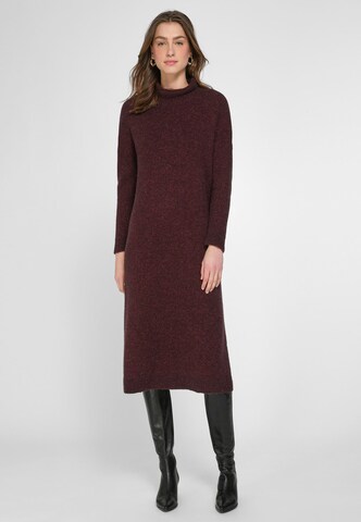 tRUE STANDARD Knitted dress in Red