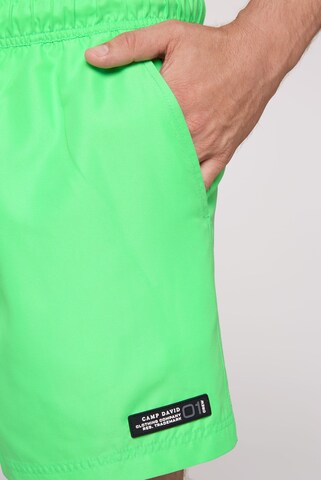 CAMP DAVID Badeshorts in Grün