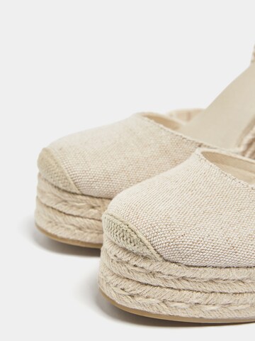 Pull&Bear Pumps in Beige