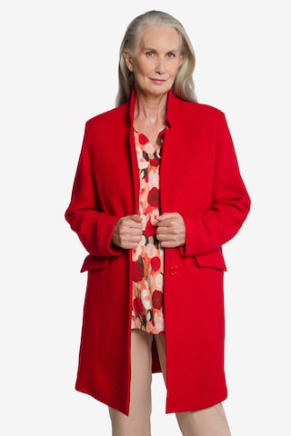 Manteau d’hiver Ulla Popken en rouge : devant