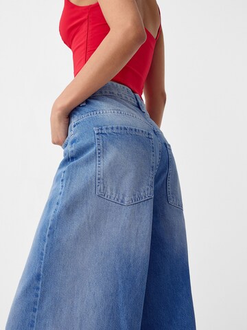 Bershka Wide leg Jeans in Blauw