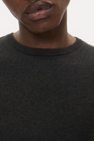 Matinique Pullover 'Jones' i grå