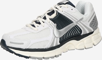 Nike SportswearNiske tenisice 'ZOOM VOMERO 5' - bijela boja: prednji dio