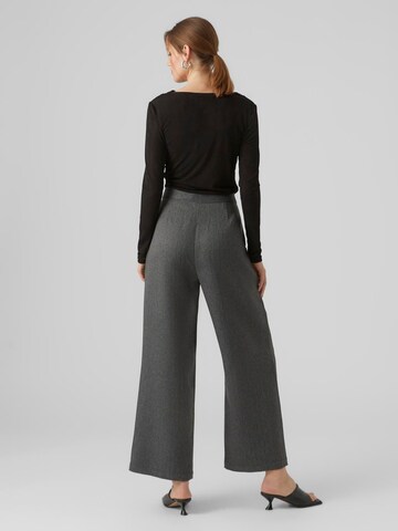 VERO MODA Wide Leg Hose in Schwarz
