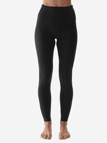 4F Skinny Urheiluhousut värissä musta: etupuoli
