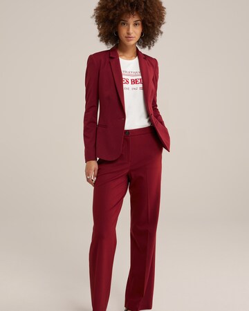 WE Fashion Regular Trousers with creases in Red