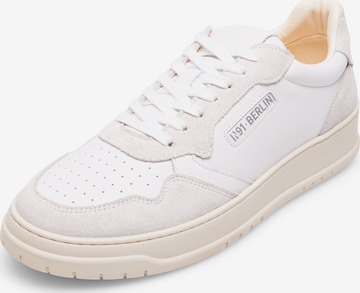N91 Sneakers 'Vintage One AD' in White: front
