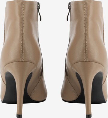 faina Ankle Boots in Beige