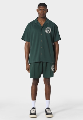 Pas De Monaco Regular Trousers 'LEMANS' in Green: front