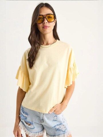 Bianco Lucci Shirt in Yellow: front