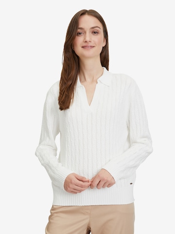 Betty & Co Sweater in White: front