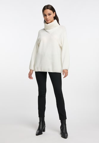 Pullover di RISA in bianco