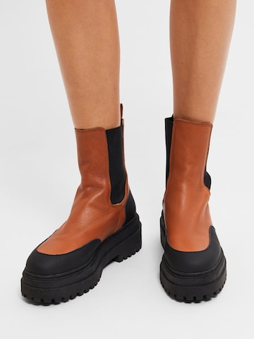 SELECTED FEMME Chelsea Boots 'Chunky' in Orange: front