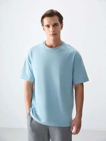 Tommy Life T-Shirts in Blau: Vorderseite