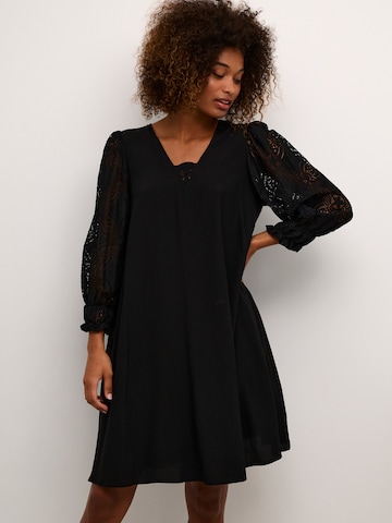 CULTURE Φόρεμα 'Asmine' σε μαύρο: μπροστά
