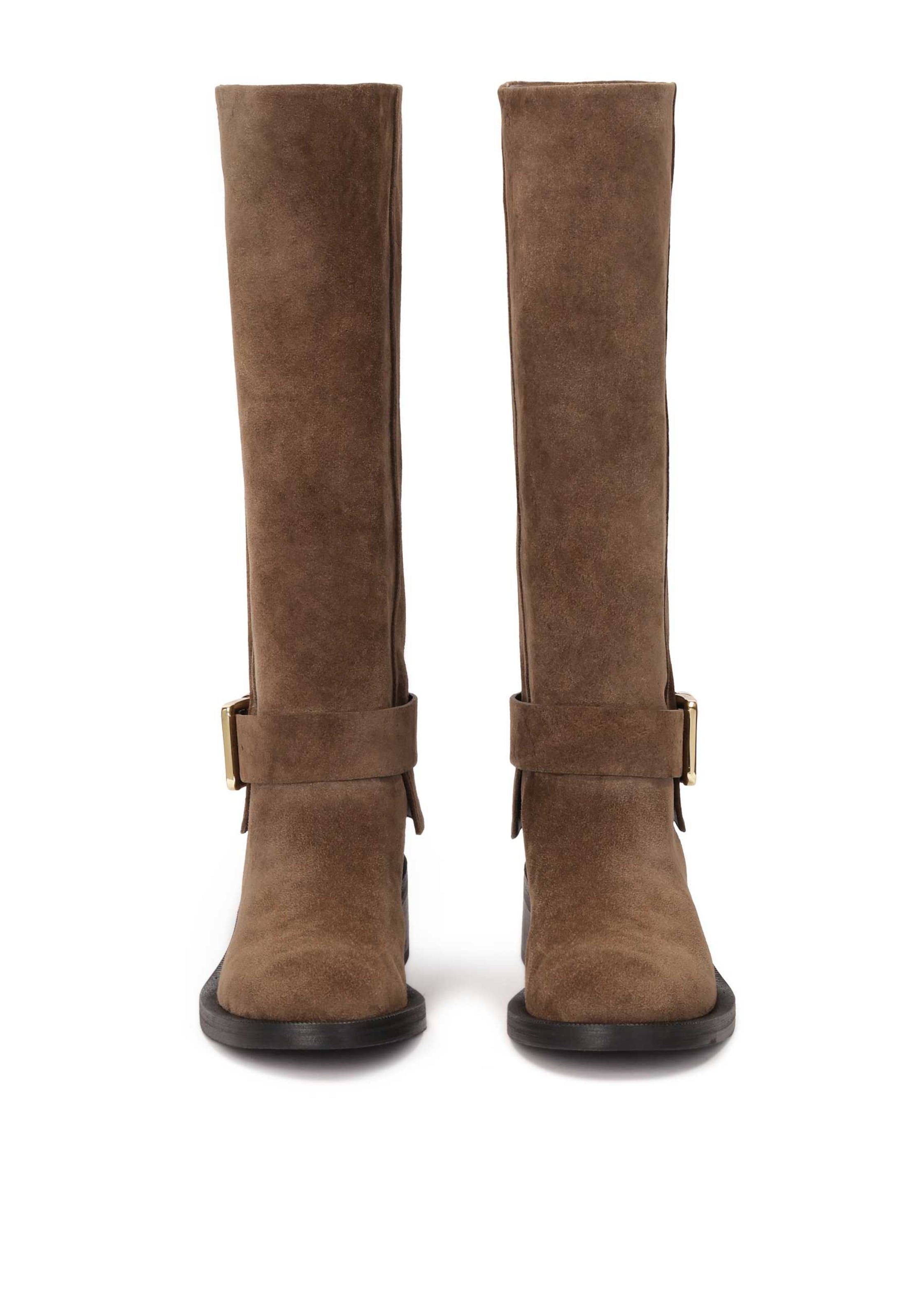 Cizme de la Kazar pe maro