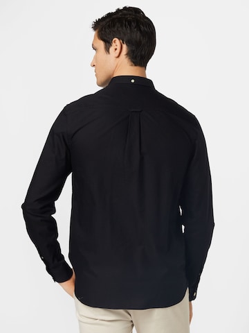 Coupe regular Chemise business Lyle & Scott en noir