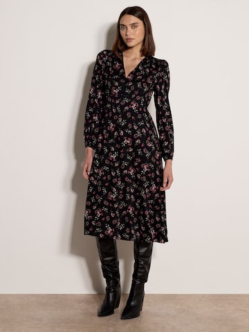 Apricot Dress ' ' in Black: front