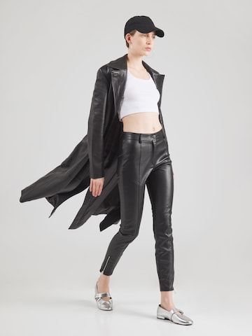 Slimfit Pantaloni de la Tally Weijl pe negru