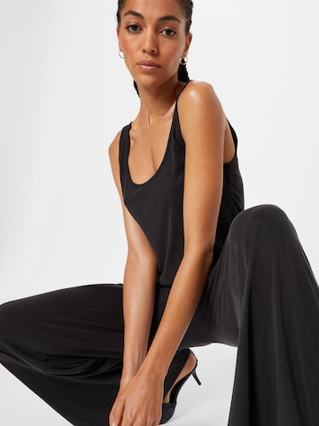 Urban Classics Jumpsuit i svart