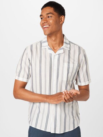 balta Hailys Men Standartinis modelis Marškiniai 'Dick': priekis