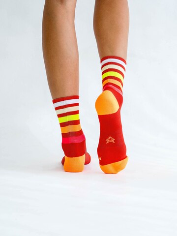 INCYLENCE Athletic Socks 'LEVELS' in Red