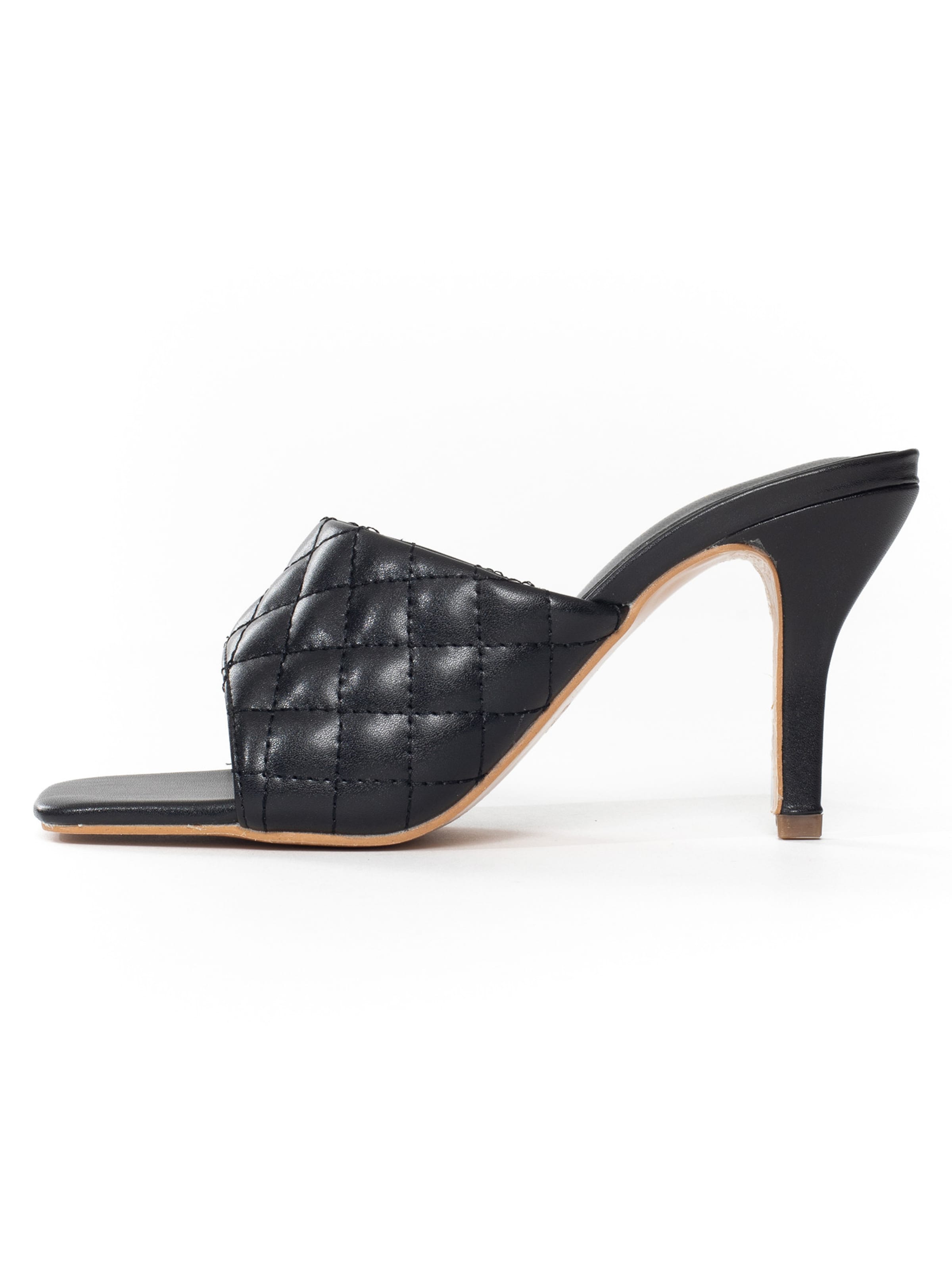 Celena Šľapky 'Cundrie' - Čierna: predná strana