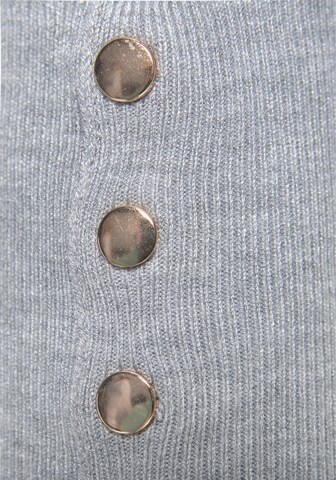 Pullover di LASCANA in grigio