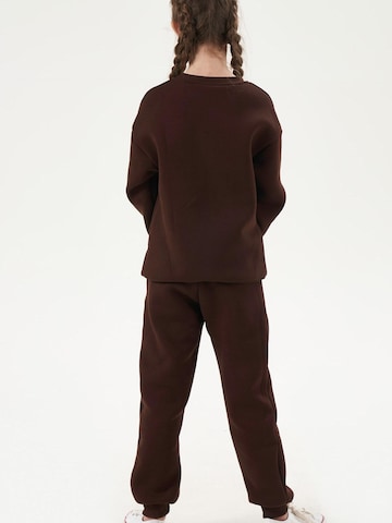 LOUIS LECLER Joggingpak 'Sofia' in Bruin