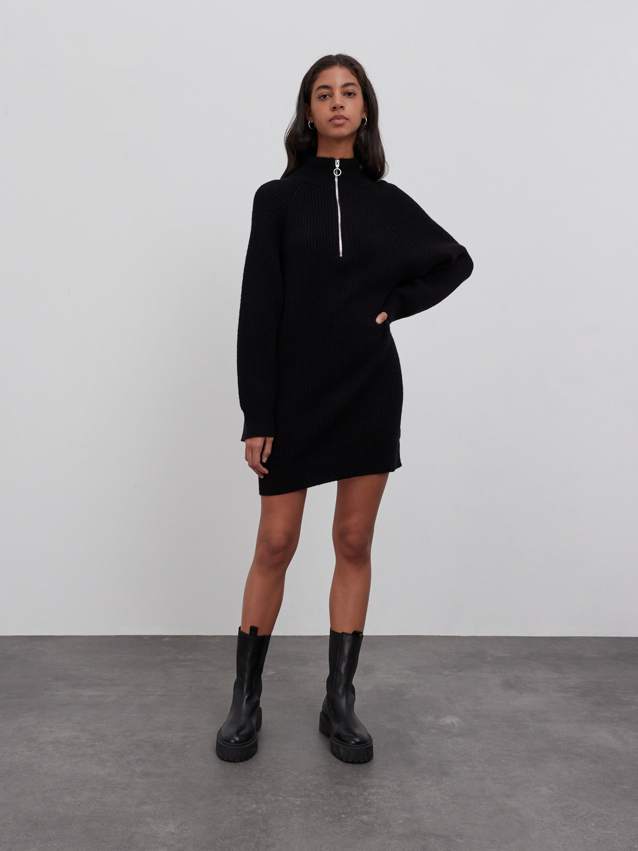 EDITED Producten Jurk 'Marwa' Zwart