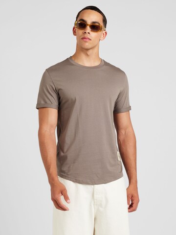 Calvin Klein Jeans Тениска в кафяво: отпред