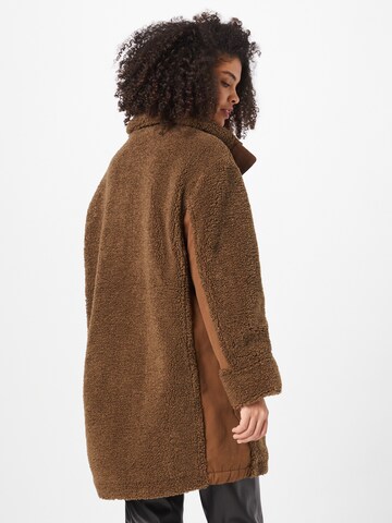 SECOND FEMALE Between-seasons coat in Brown