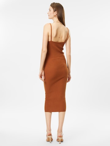 minimum - Vestido de punto 'STRAPPY' en marrón