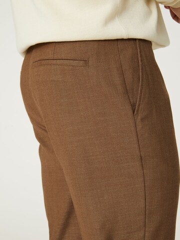 DAN FOX APPAREL Tapered Hose 'Ediz' in Braun