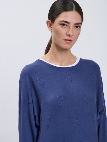 Pullover di Influencer in blu