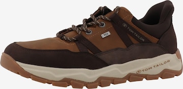 Baskets basses TOM TAILOR en marron : devant