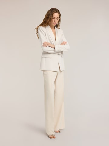 Pantaloni di MOTIVI in bianco