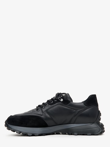 Sneaker bassa '4903' di Estro in nero