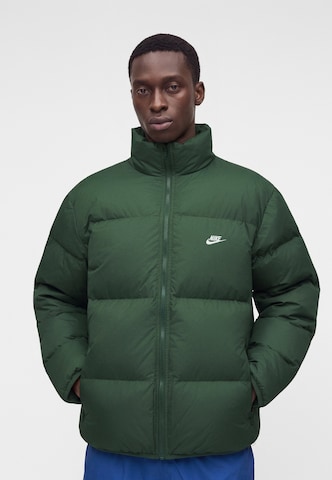 Nike Sportswear Zimná bunda 'CLUB' - Zelená