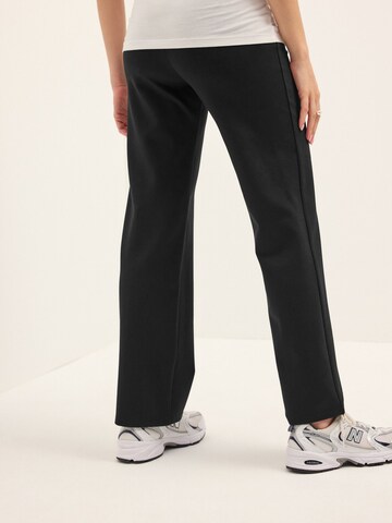 Next - Bootcut Pantalón de pinzas en negro