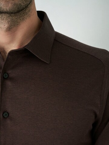 Coupe slim Chemise business DESOTO en marron